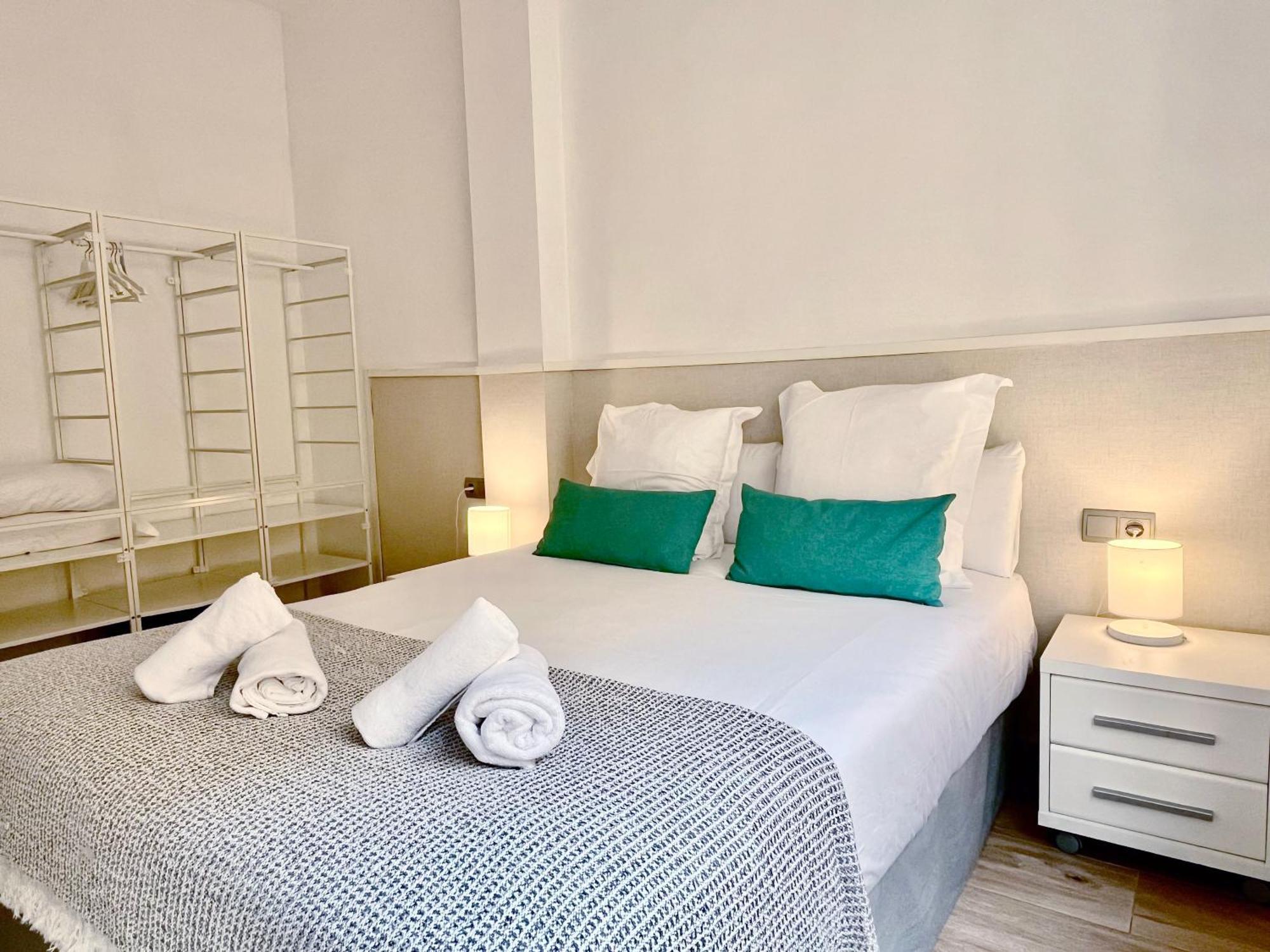 Feelathome Mozart Apartments Barcelona Luaran gambar