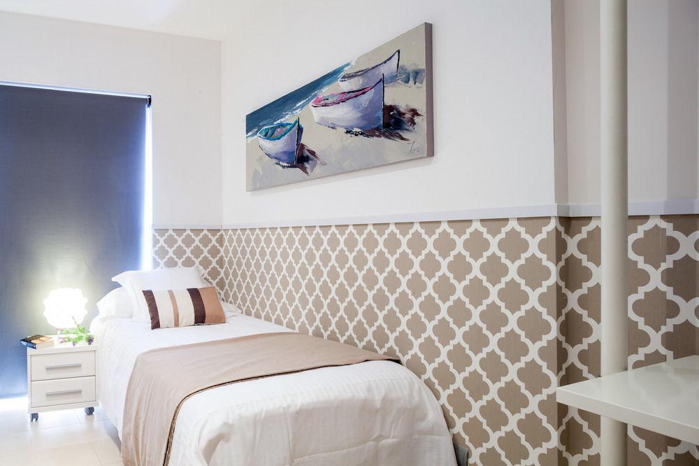 Feelathome Mozart Apartments Barcelona Luaran gambar