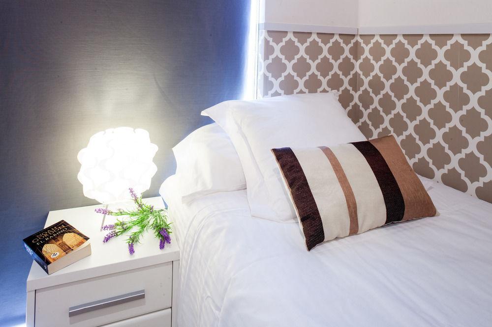 Feelathome Mozart Apartments Barcelona Luaran gambar
